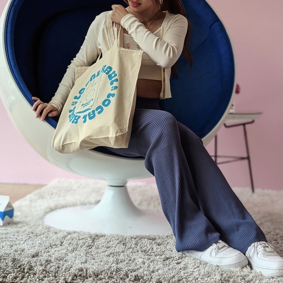 Meet your Posher, Chloe :) - Picture 2 of 3